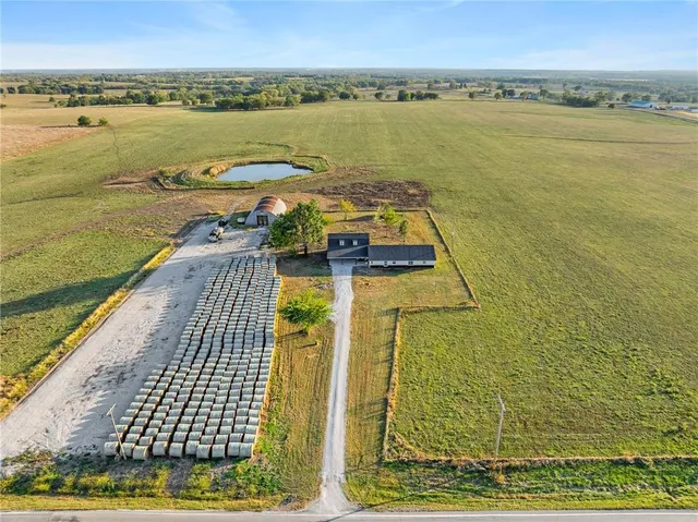 $267,000 | 9393 State Rte 52, Amoret, MO 64722