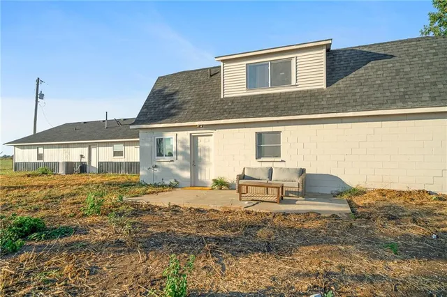 $267,000 | 9393 State Rte 52, Amoret, MO 64722