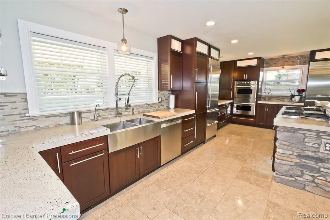1009 Top View Road Bloomfield Hills, MI 48304 - Photo 14 of 36 Kitchen