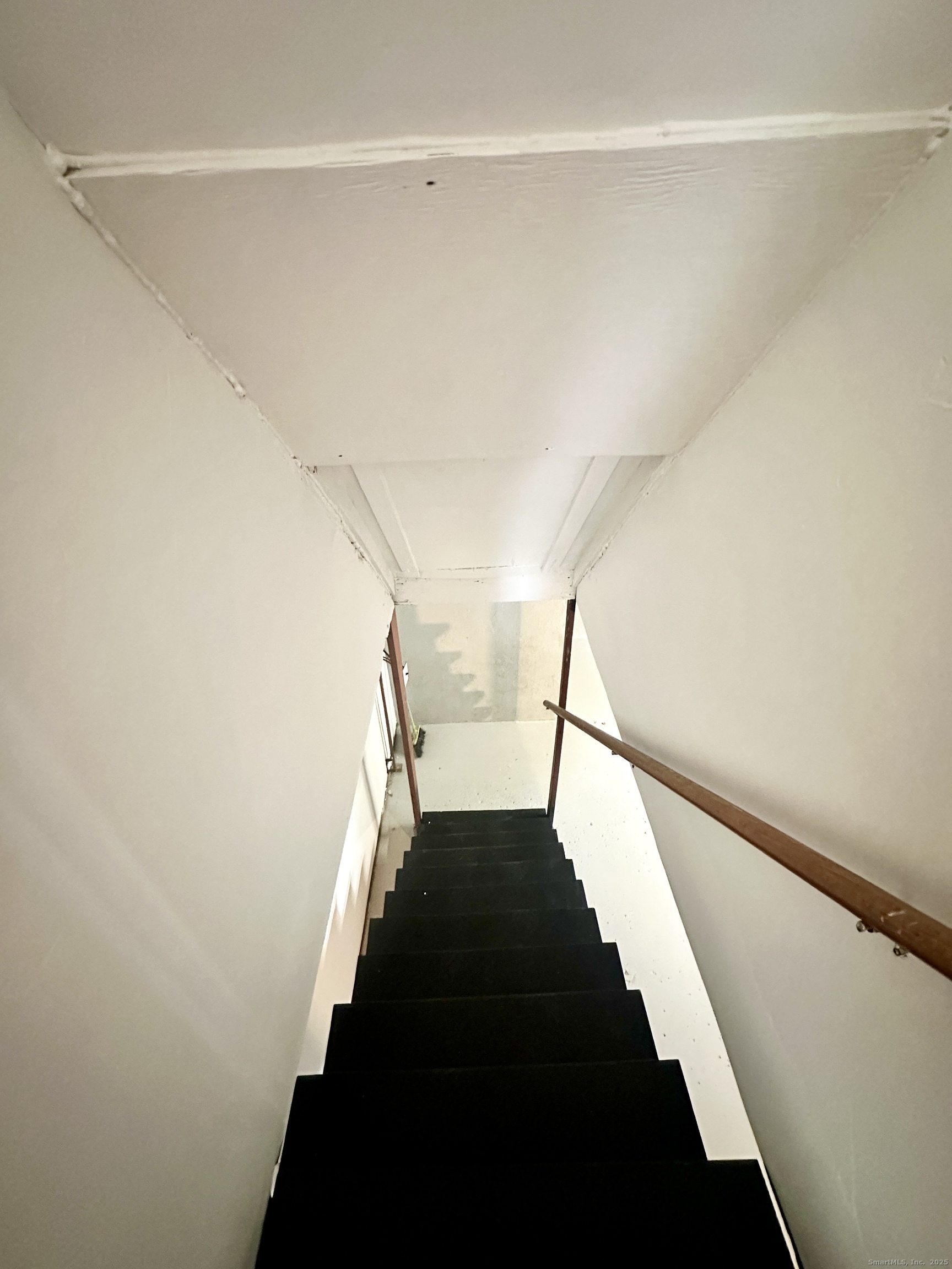 9 Eleanor Road Enfield, CT 06082 - Photo 29 of 32 a view of entryway