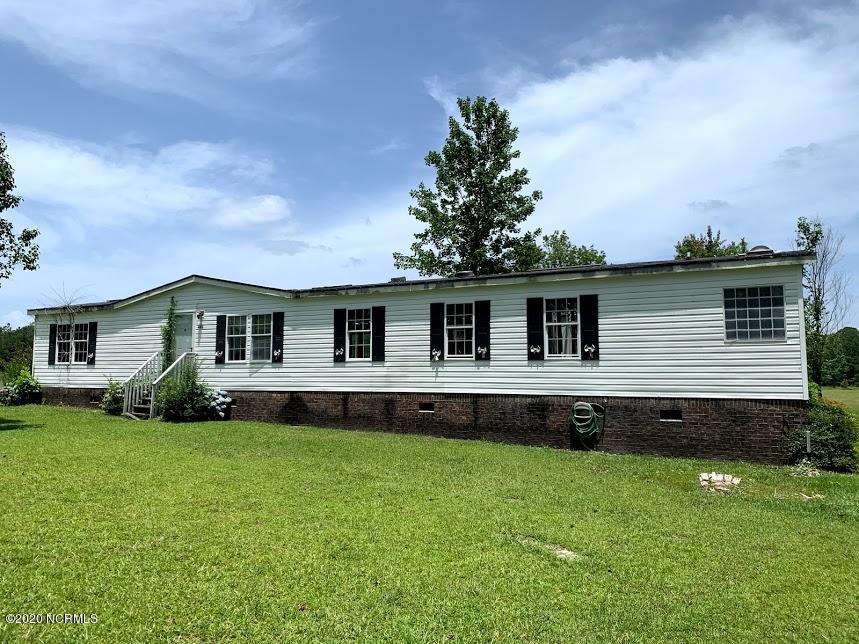 441 Swamp Road Havelock, NC 28532 - Photo 4 of 16 House is a tear down or complete reno