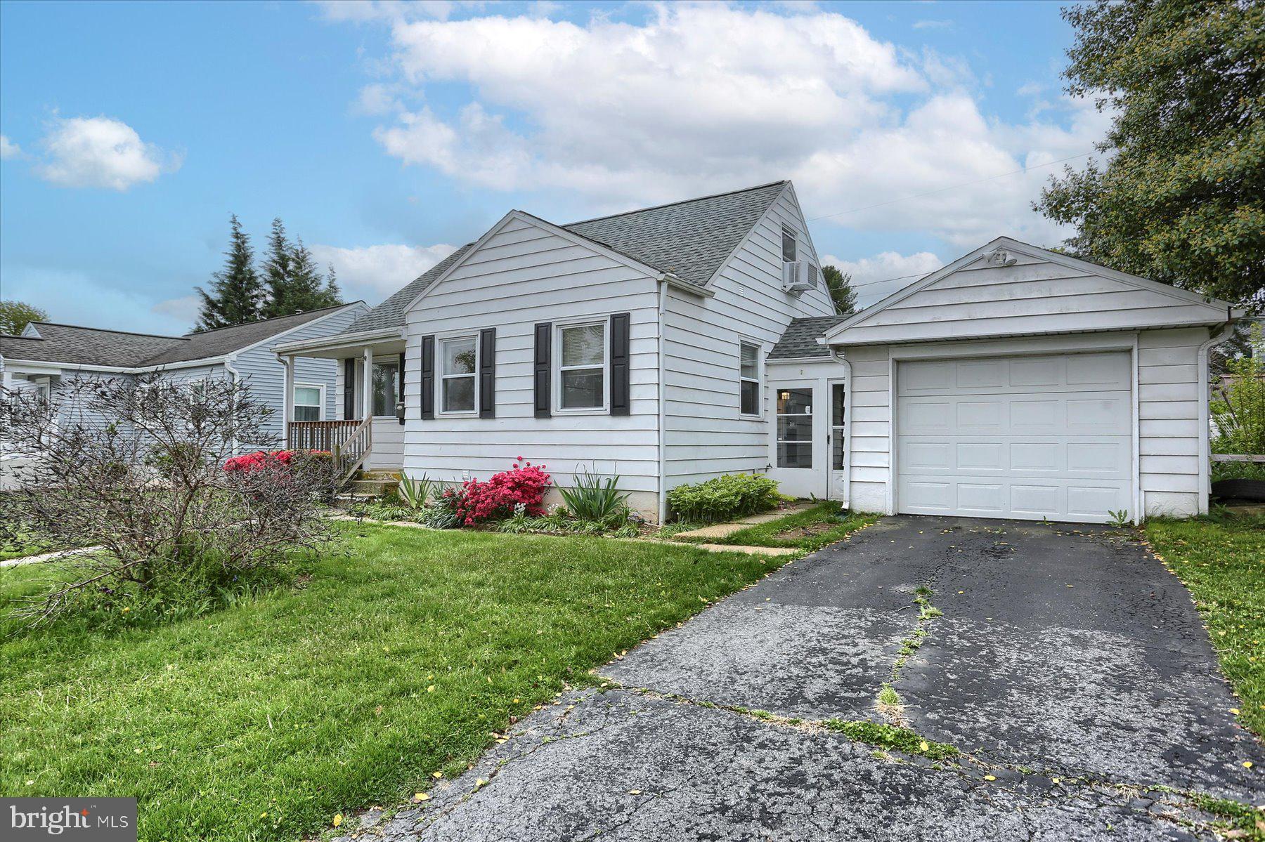 1307 Kingsley Road Camp Hill, PA 17011 - Photo 2 of 30