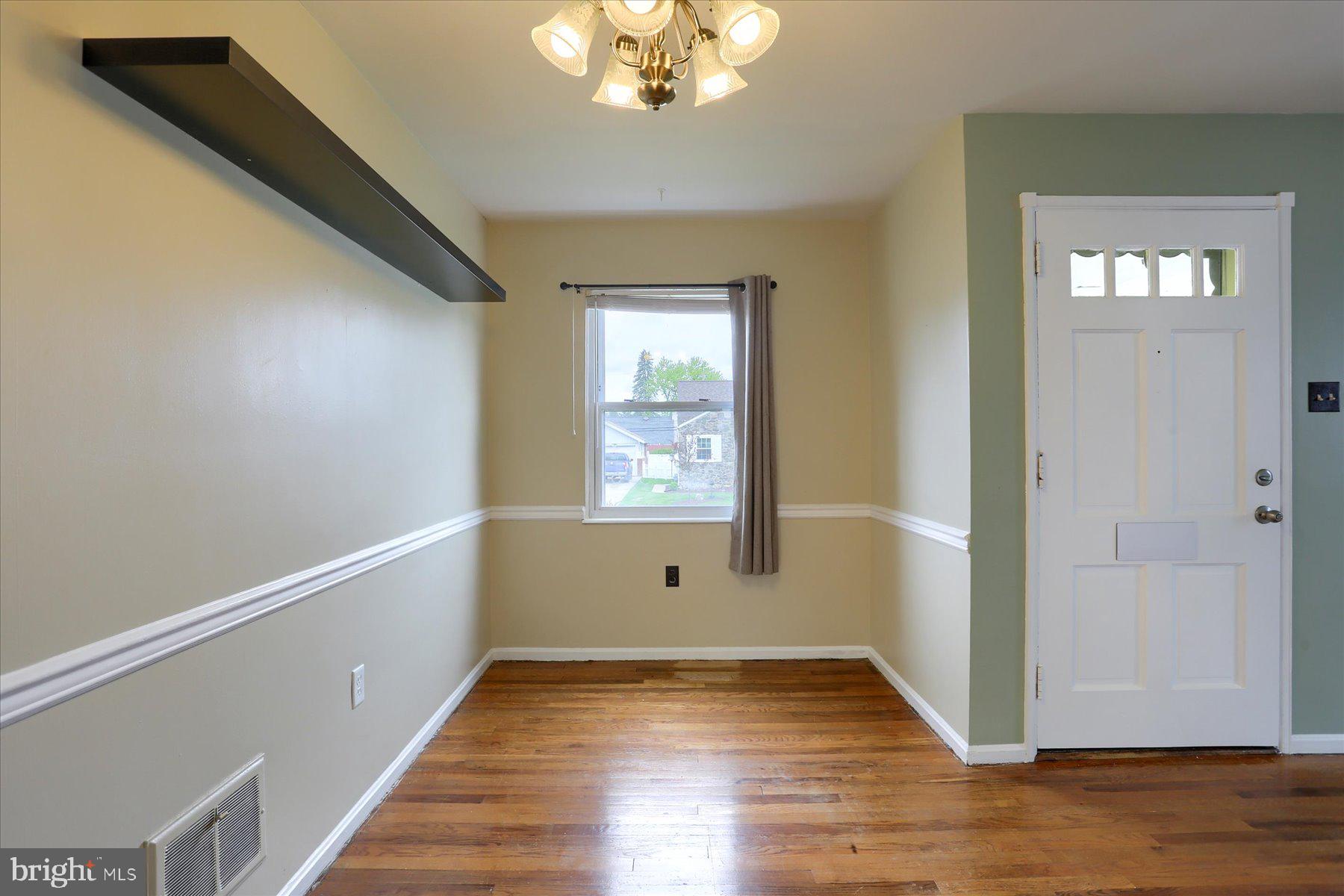 1307 Kingsley Road Camp Hill, PA 17011 - Photo 7 of 30