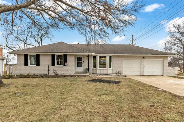 $330,000 | 11601 East 62nd Street, Raytown, MO 64133