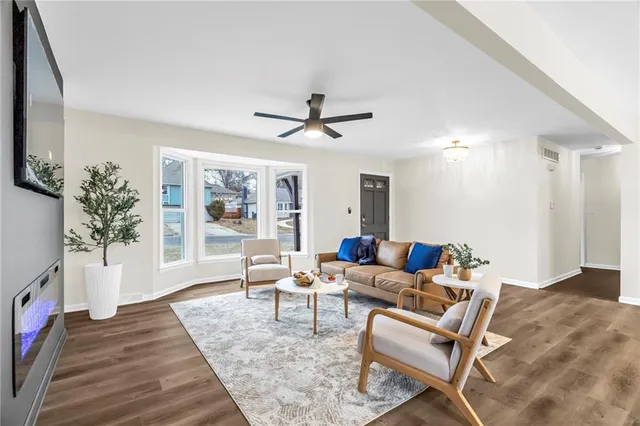 $335,000 | 11601 East 62nd Street, Raytown, MO 64133