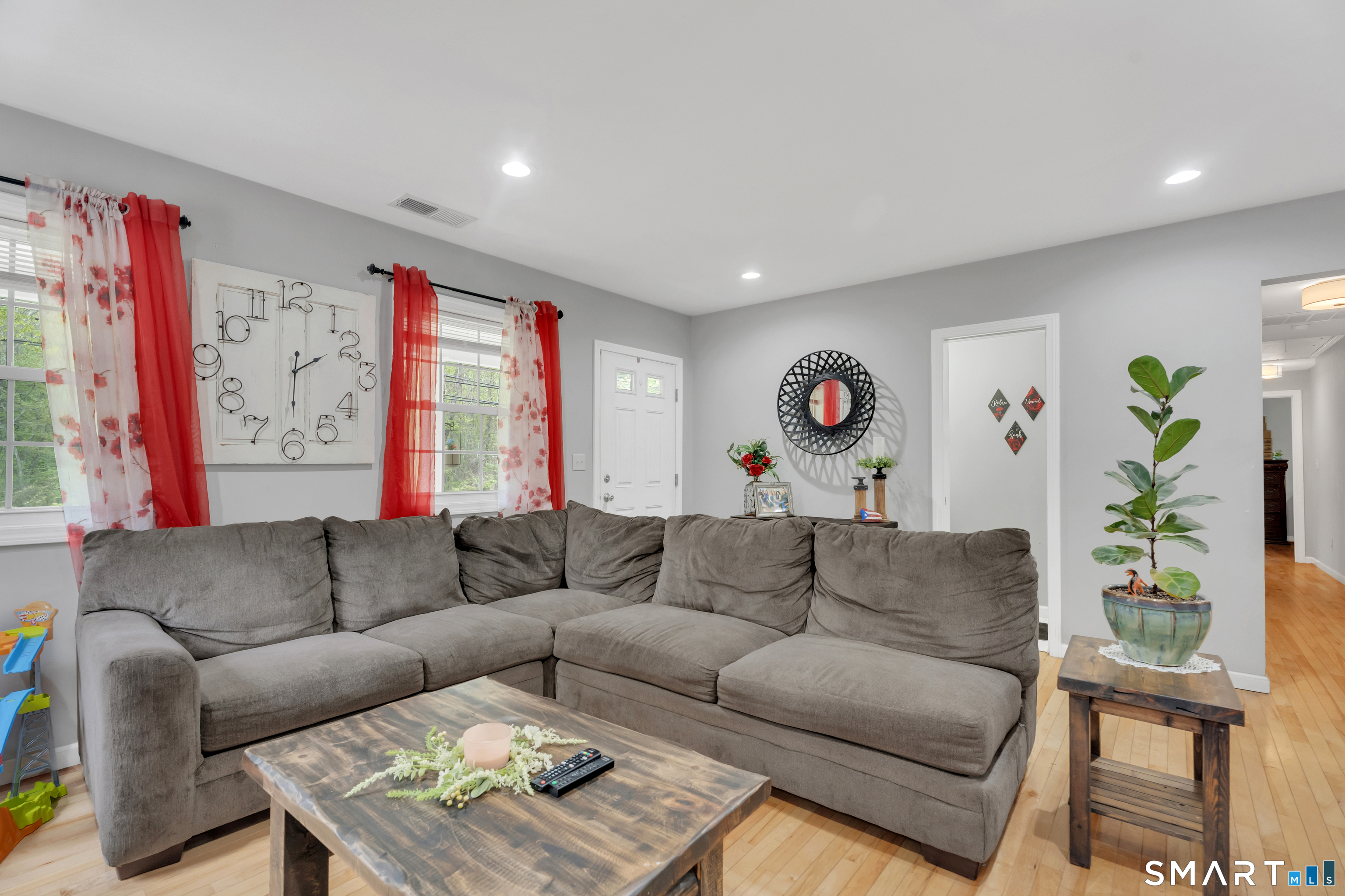 680 Killingworth Road Haddam, CT 06441 - Photo 4 of 31