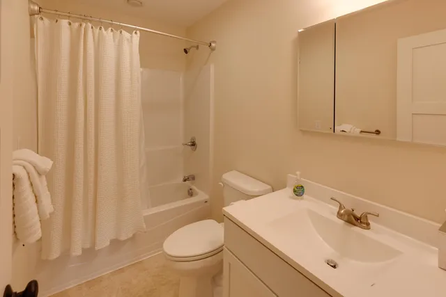 $2,200 | 7 Paugus Road, Holderness, NH 03245