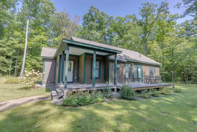 $2,200 | 7 Paugus Road, Holderness, NH 03245