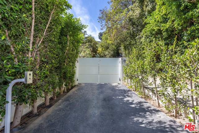 963 Roscomare Road Los Angeles, CA 90077 - Photo 2 of 53 Gallery Image 2