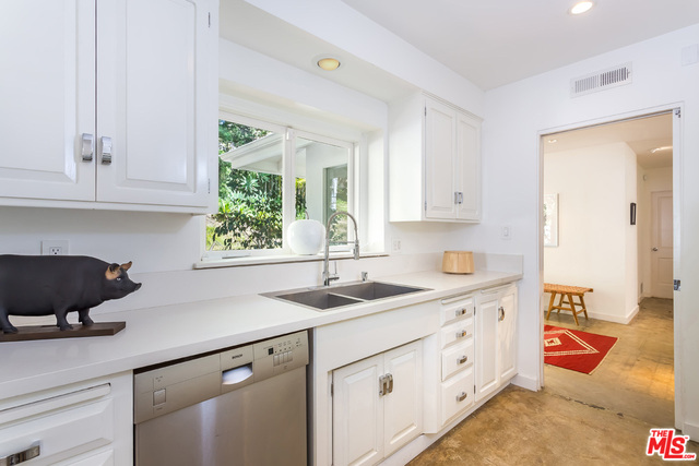 963 Roscomare Road Los Angeles, CA 90077 - Photo 12 of 53 Gallery Image 12
