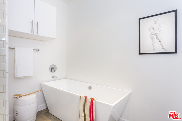 963 Roscomare Road Los Angeles, CA 90077 - Photo 19 of 53 Gallery Image 19