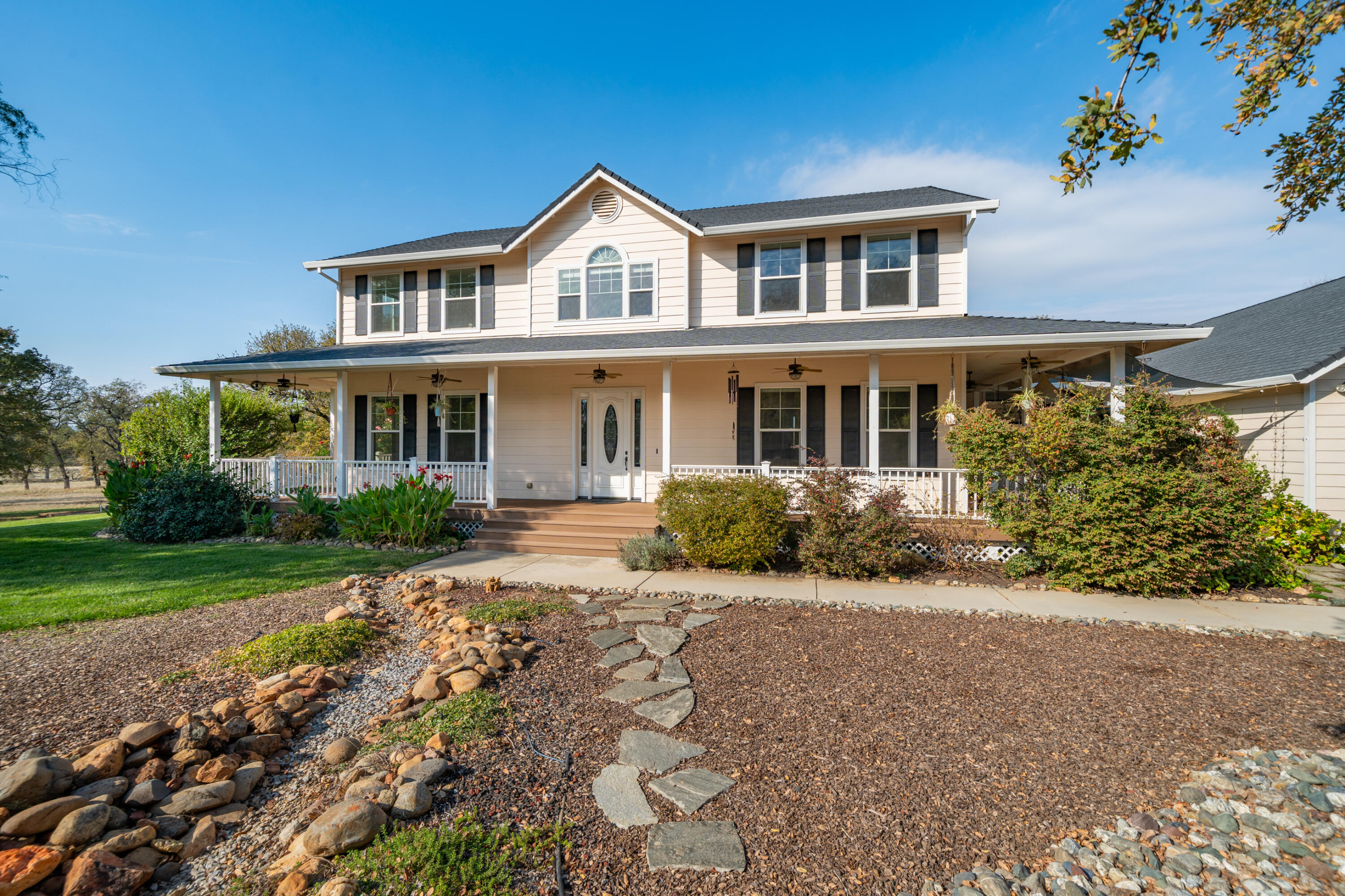 8180 Whispering Oaks Road Redding, CA 96002 - Photo 2 of 100 WRAPAROUND PORCH