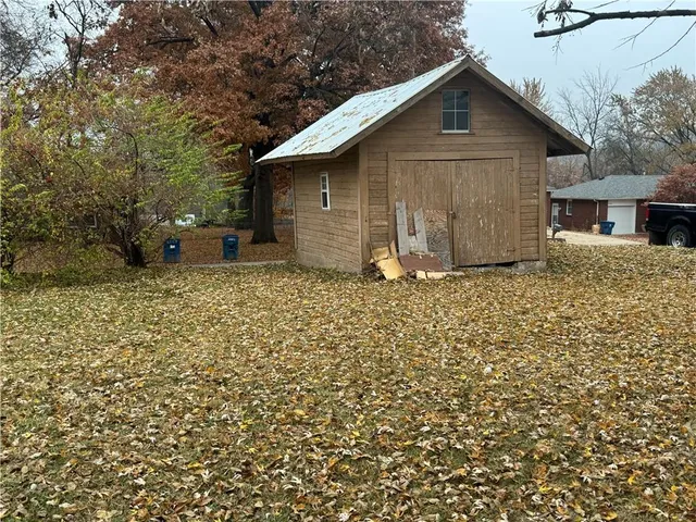 $112,500 | 11610 Hackett Street, Sugar Creek, MO 64054
