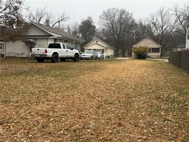 $112,500 | 11610 Hackett Street, Sugar Creek, MO 64054