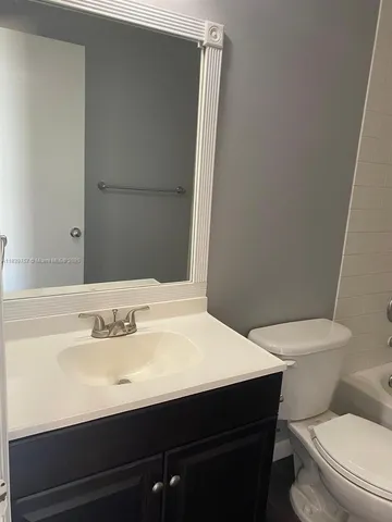 $2,450 | 6215 Southwest Kendale Lakes Circle, Unit 272, Miami, FL 33183