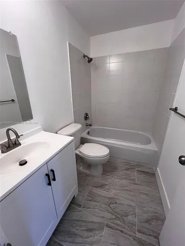 $2,450 | 6215 Southwest Kendale Lakes Circle, Unit 272, Miami, FL 33183