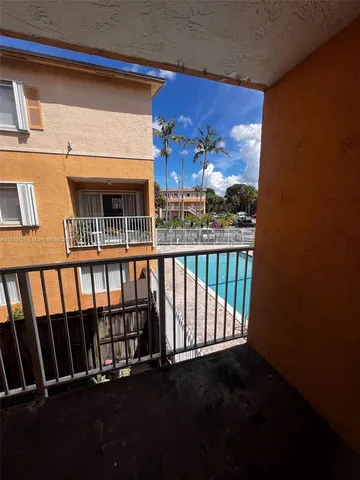 $2,450 | 6215 Southwest Kendale Lakes Circle, Unit 272, Miami, FL 33183