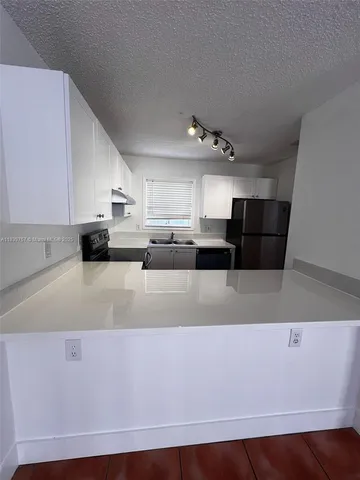 $2,450 | 6215 Southwest Kendale Lakes Circle, Unit 272, Miami, FL 33183