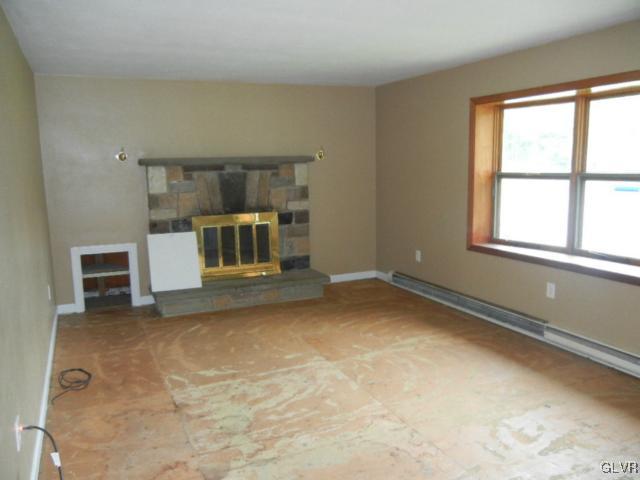 428 Cherry Lane Road East Stroudsburg, PA 18301 - Photo 3 of 10