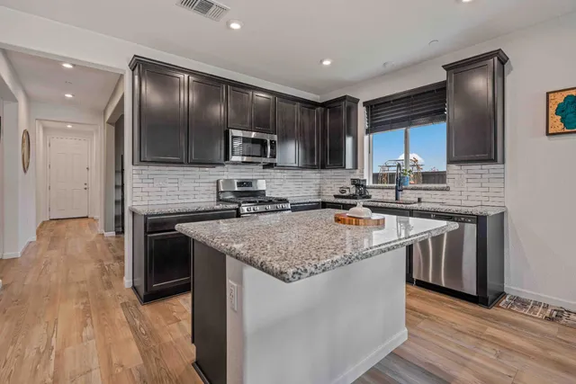 $735,000 | 976 Garzas Street, Lathrop, CA 95330