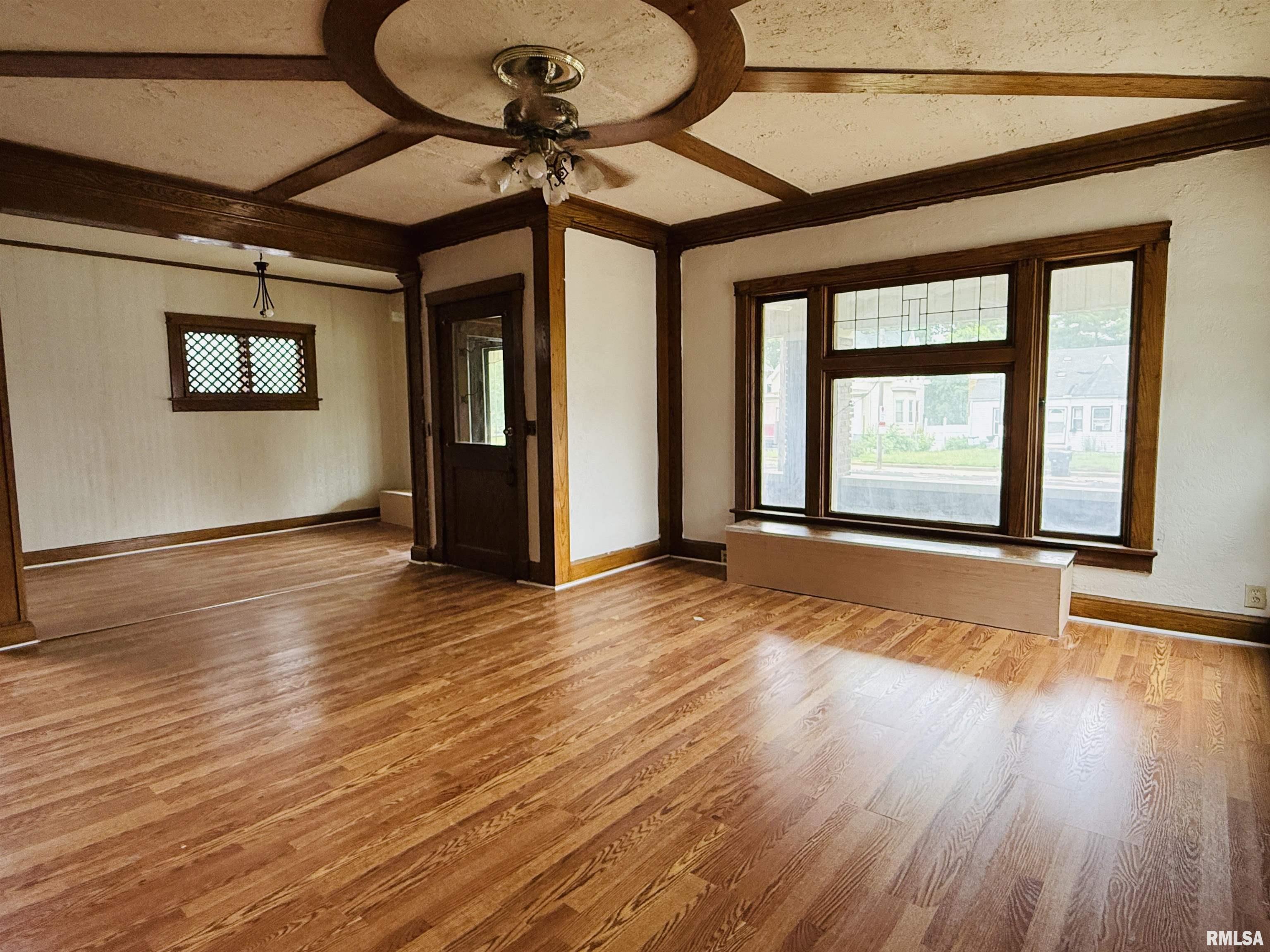 2141 North Prospect Road Peoria, IL 61603 - Photo 11 of 42