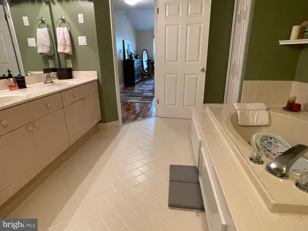 $3,150 | 404 Summerhill Court, Warminster, PA 18974