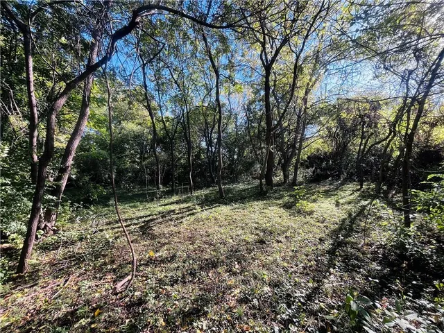 $17,900 | 2715 Cook Road, St. Joseph, MO 64505