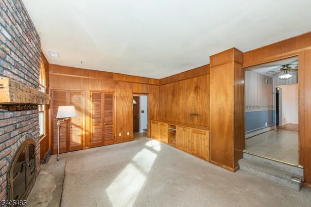 a view of a storage & utility room