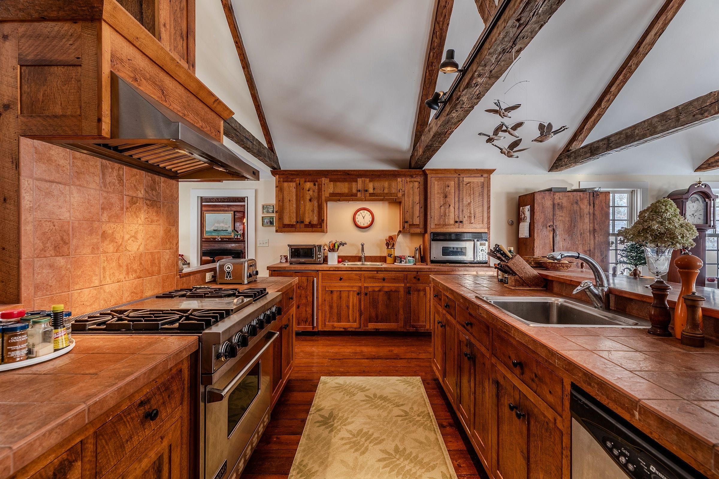 74 Barber Hill Road Pomfret, VT 05091 - Photo 9 of 55