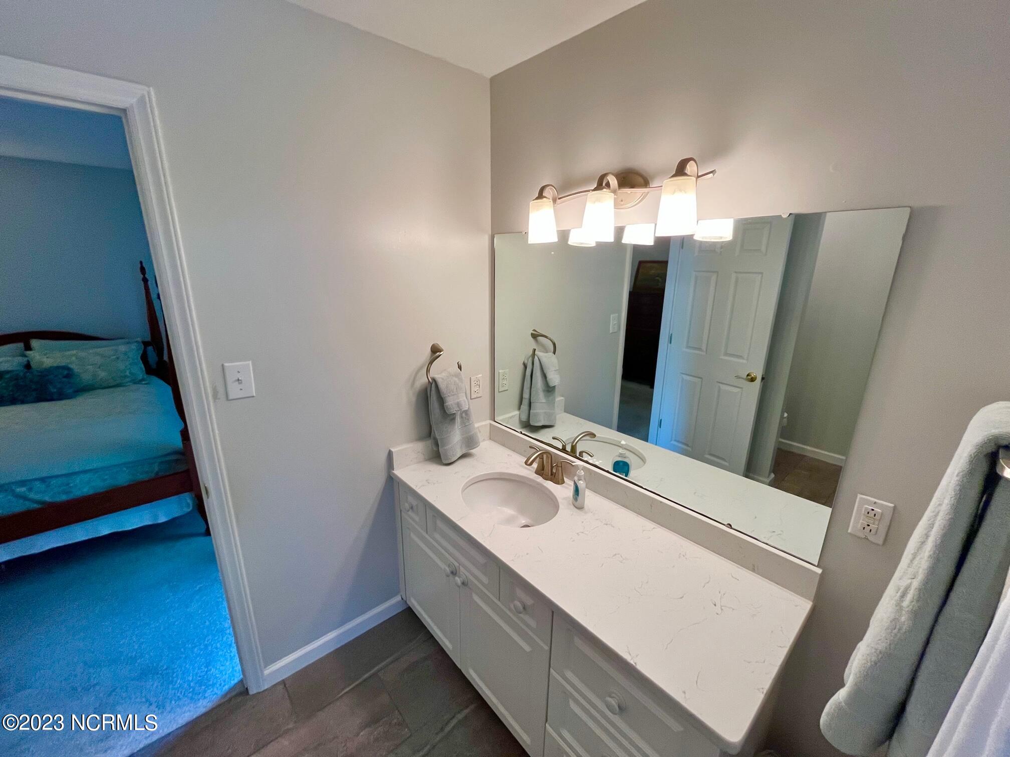 926 Buckingham Road New Bern, NC 28562 - Photo 16 of 23 master vanity