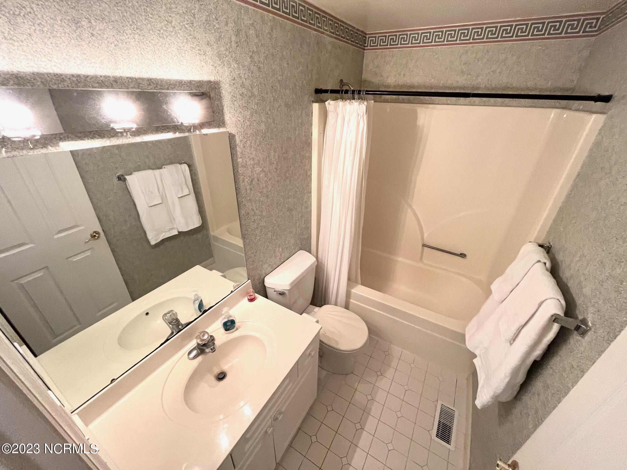 926 Buckingham Road New Bern, NC 28562 - Photo 21 of 23 bath