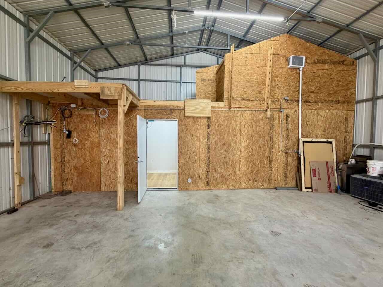 3844 South Pine Island Road Beaumont, TX 77713 - Photo 16 of 24 a view of a garage