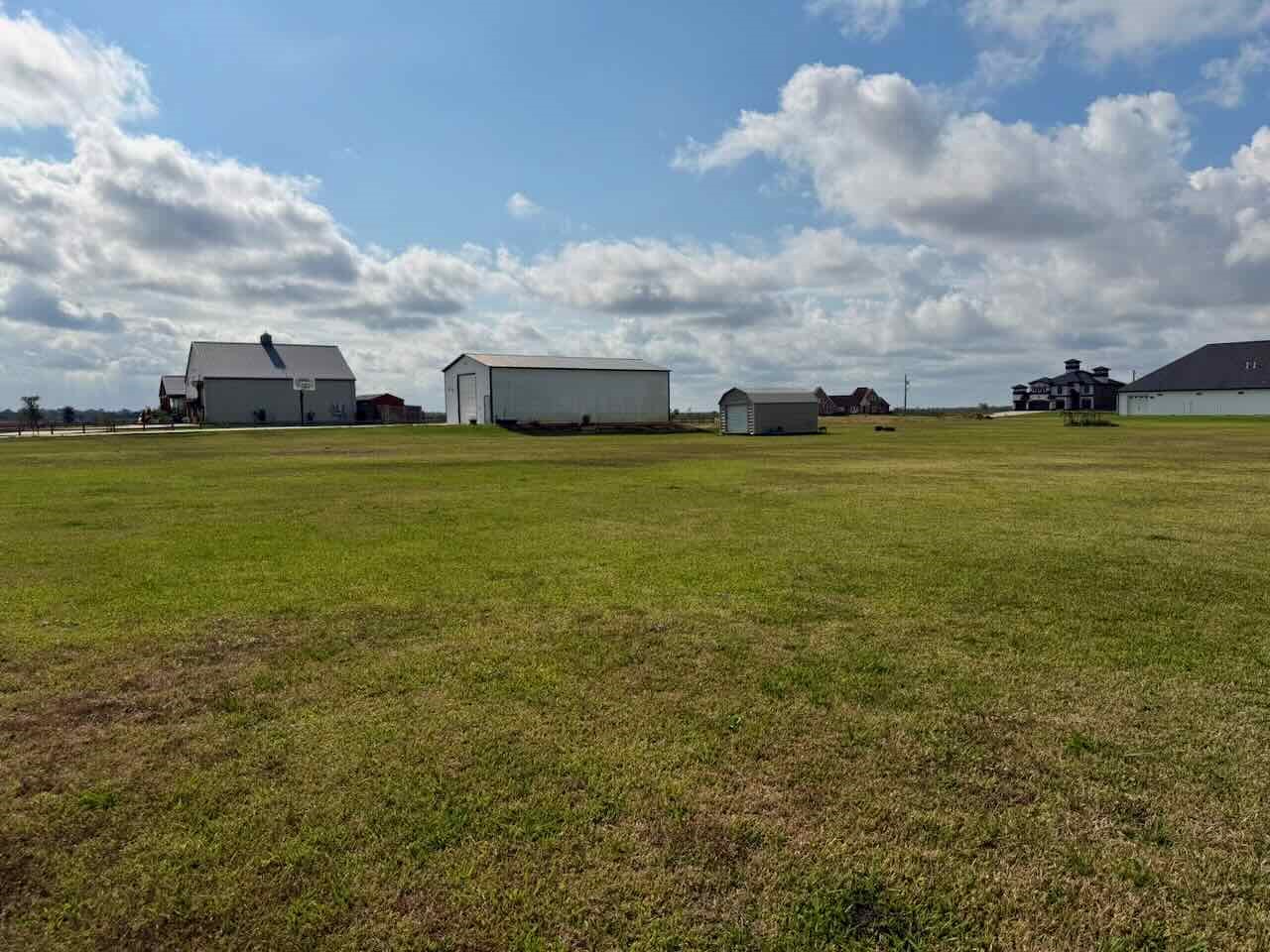 3844 South Pine Island Road Beaumont, TX 77713 - Photo 8 of 24 a view of an ocean from a yard