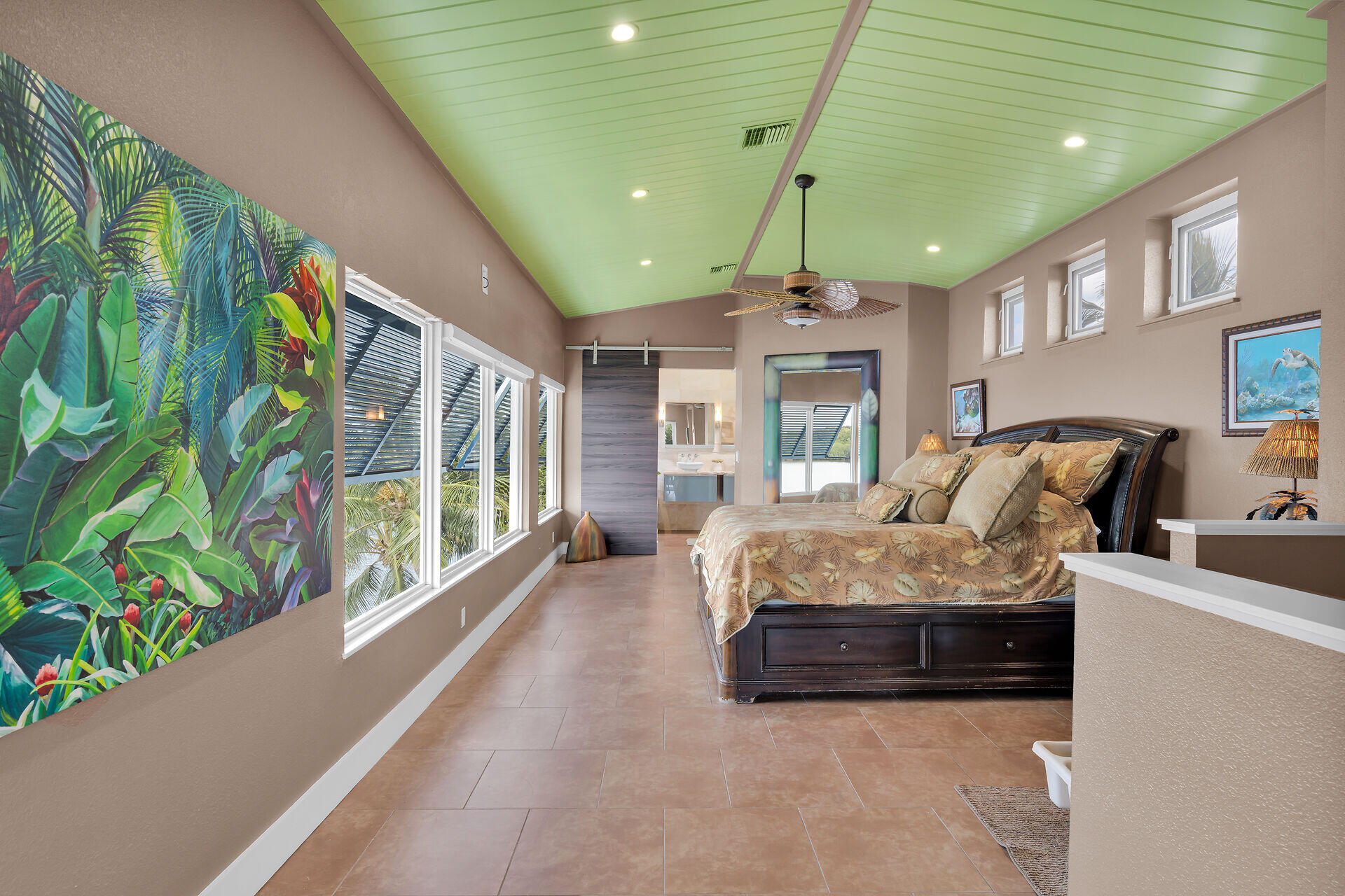 151 Lake Road Tavernier, FL 33070 - Photo 22 of 48 Oversized Primary Suite