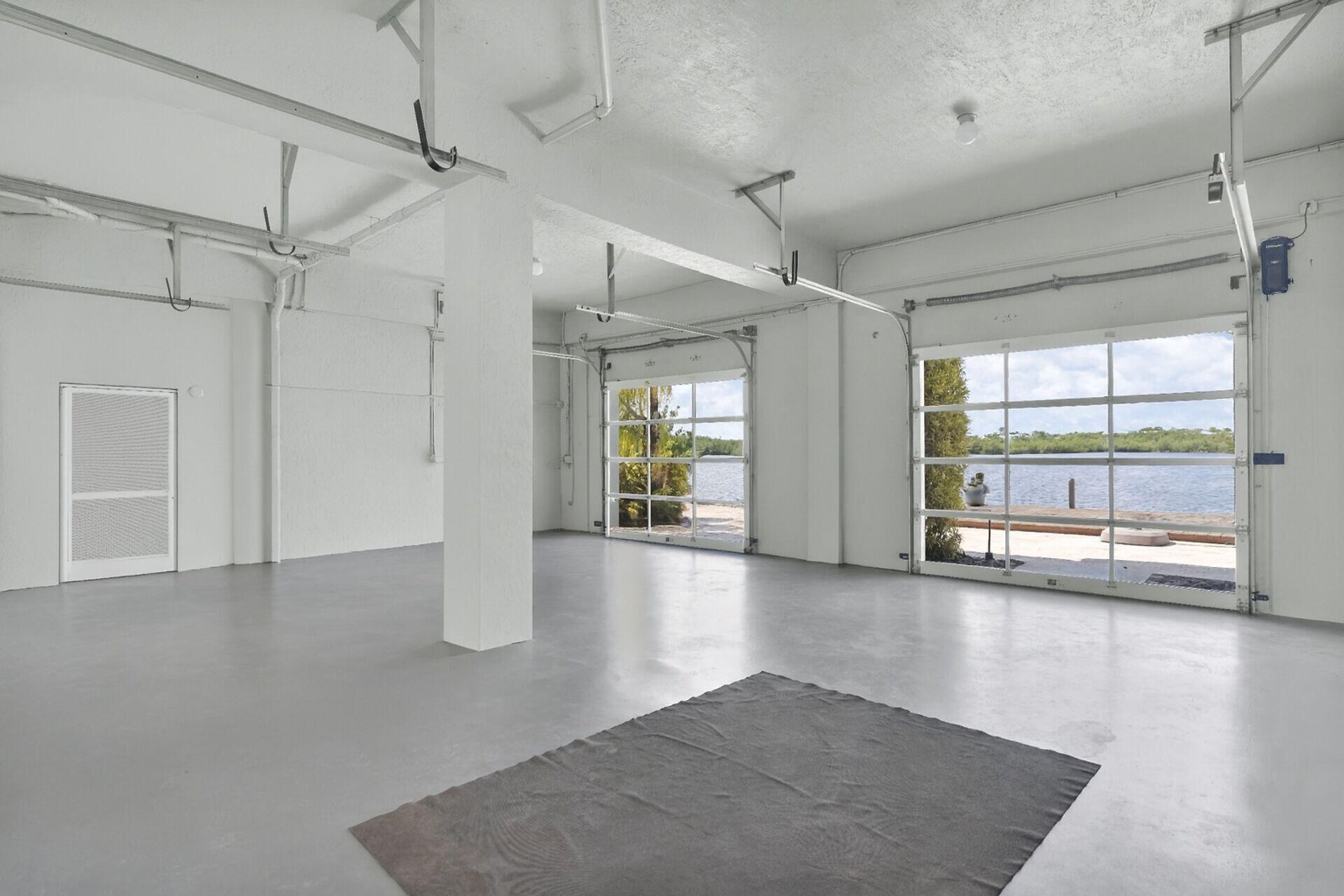 151 Lake Road Tavernier, FL 33070 - Photo 3 of 48 Garage-Virtually Staged