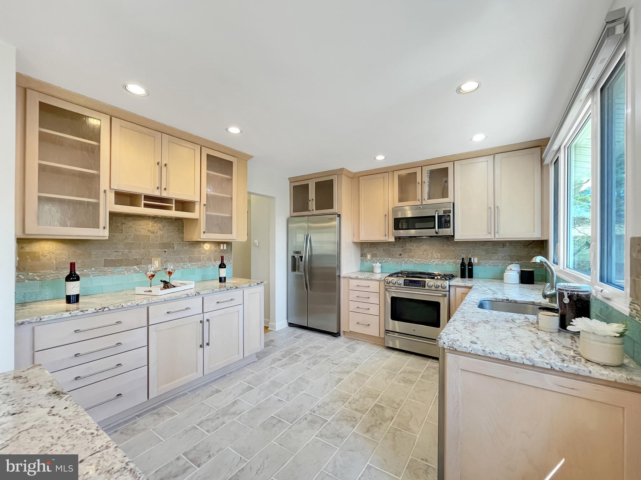 9121 Andromeda Drive Burke, VA 22015 - Photo 12 of 41