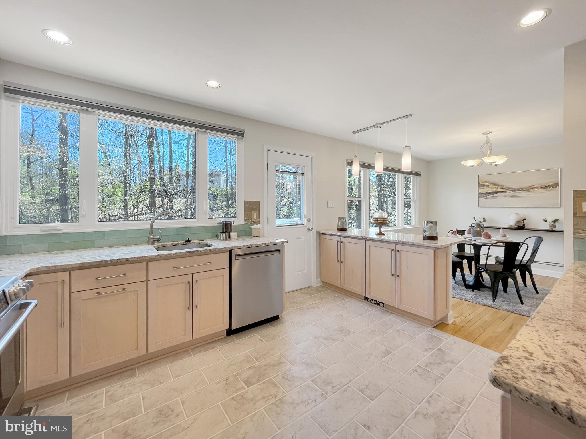 9121 Andromeda Drive Burke, VA 22015 - Photo 15 of 41