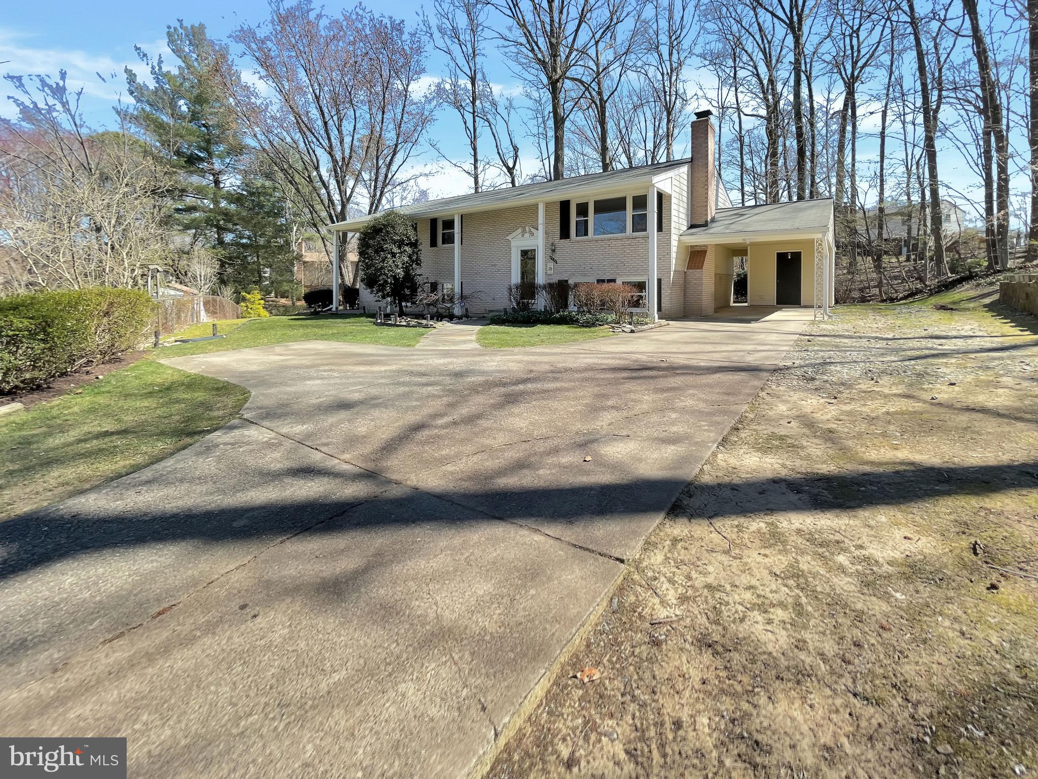 9121 Andromeda Drive Burke, VA 22015 - Photo 2 of 41