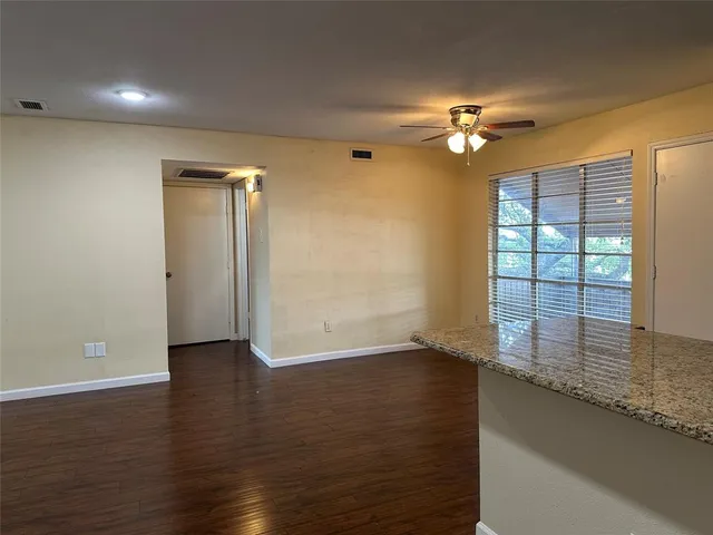 $1,350 | 10580 High Hollows Drive, Unit 271, Dallas, TX 75230