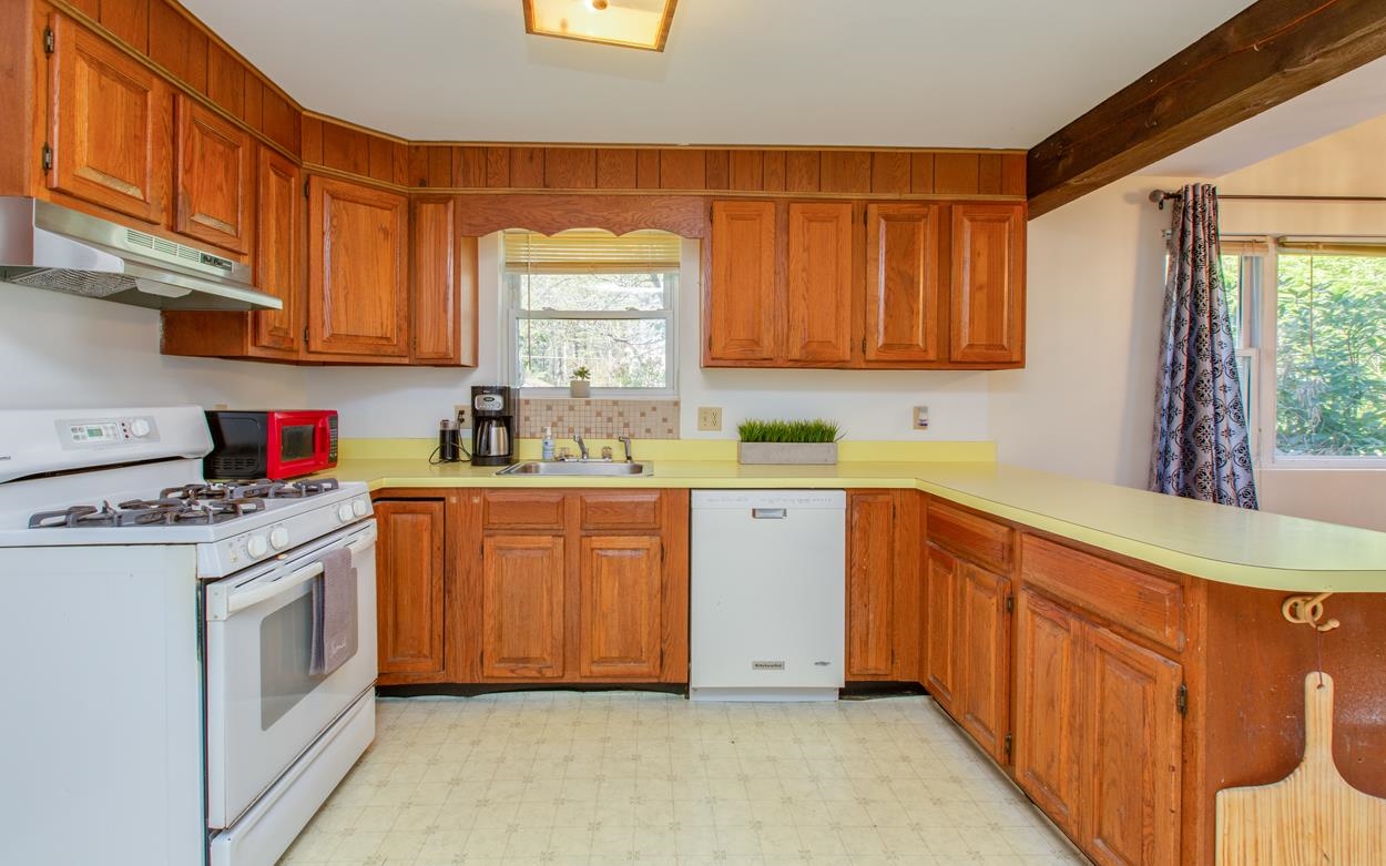 7 Ridgefield Drive Milford, NH 03055 - Photo 5 of 33 Gallery Image 5