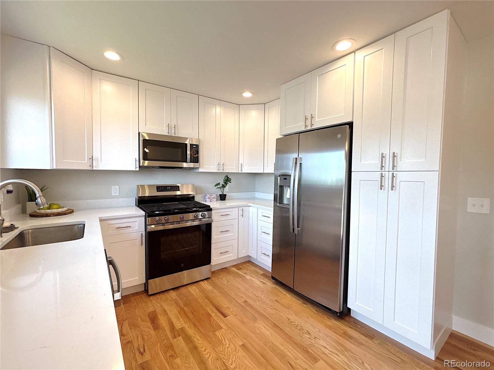 323 Southpark Road Highlands Ranch, CO 80126 - Photo 9 of 26 Gallery Image 9