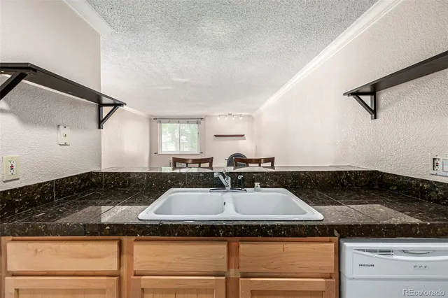 $1,500 | 1125 North Washington Street, Unit 207, Denver, CO 80203