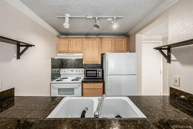 $1,500 | 1125 North Washington Street, Unit 207, Denver, CO 80203