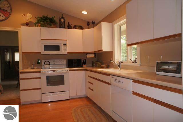 19485 Center Road Traverse City, MI 49686 - Photo 9 of 25 1784838-8.JPG