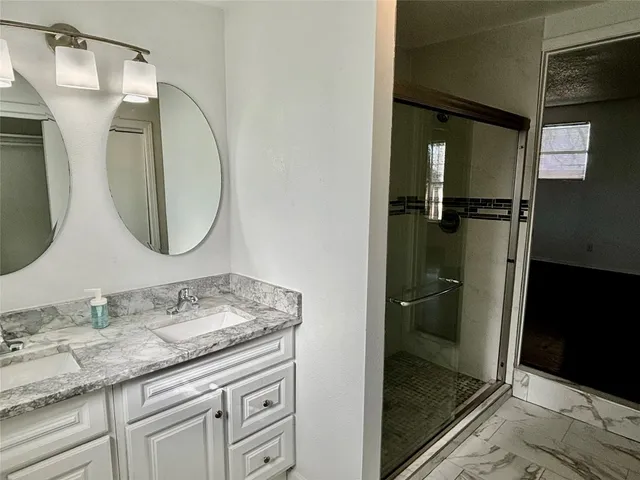 $2,500 | 2910 East 12th Street, Austin, TX 78702