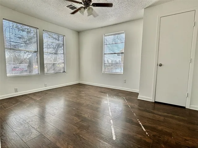 $2,500 | 2910 East 12th Street, Austin, TX 78702