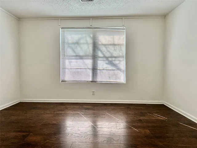 $2,500 | 2910 East 12th Street, Austin, TX 78702