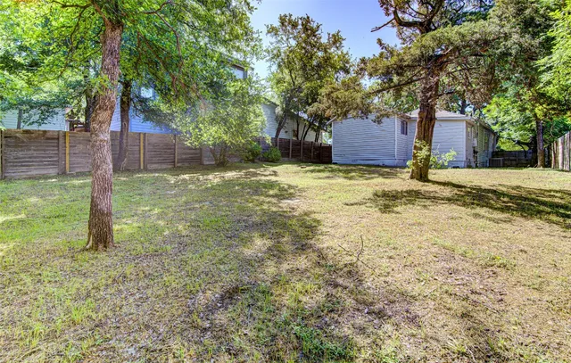 $2,500 | 2910 East 12th Street, Austin, TX 78702