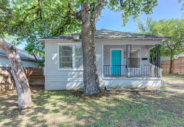 $2,500 | 2910 East 12th Street, Austin, TX 78702