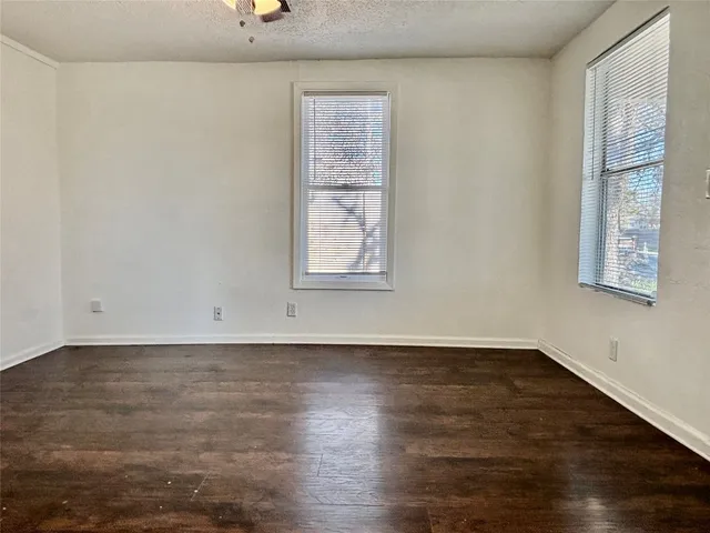 $2,500 | 2910 East 12th Street, Austin, TX 78702